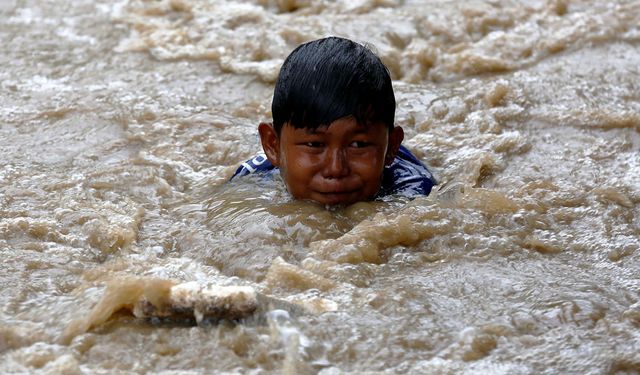 Endonezya Sumatra’da Sel Felaketi: Ölü Sayısı 753’e Yükseldi