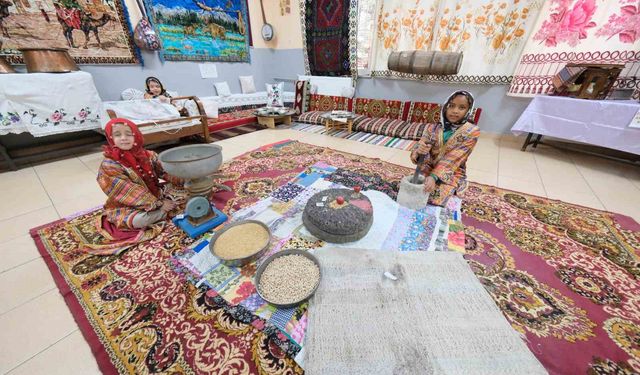 Unutulan eşyalar sergisi ziyaretçilerini büyüledi