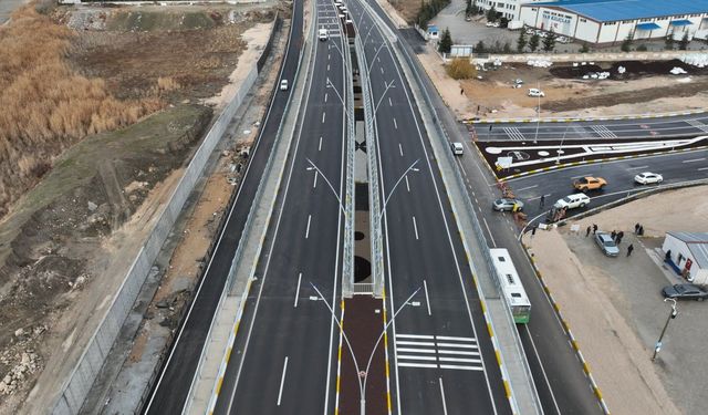 Van Çevre Yolu’nda Yıllardır Beklenen Etaplar Hizmete Açıldı
