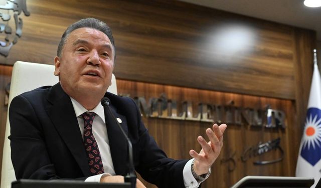 Muhittin Böcek hastaneye kaldırıldı