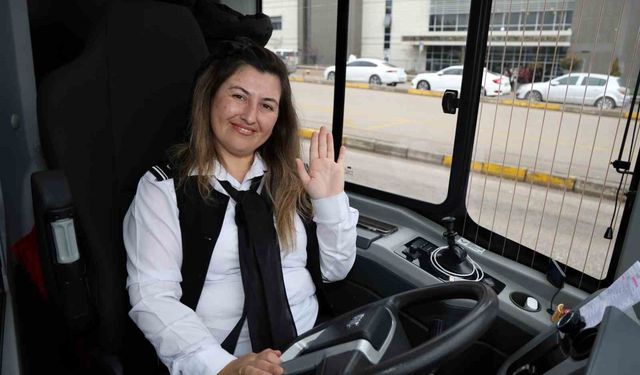 Öğretmenliği bıraktı, şoför oldu