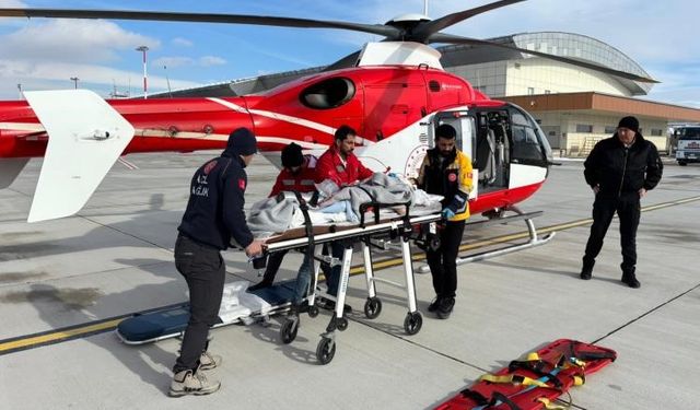 Kazada yaralanan çocuk helikopterle Van’a nakledildi