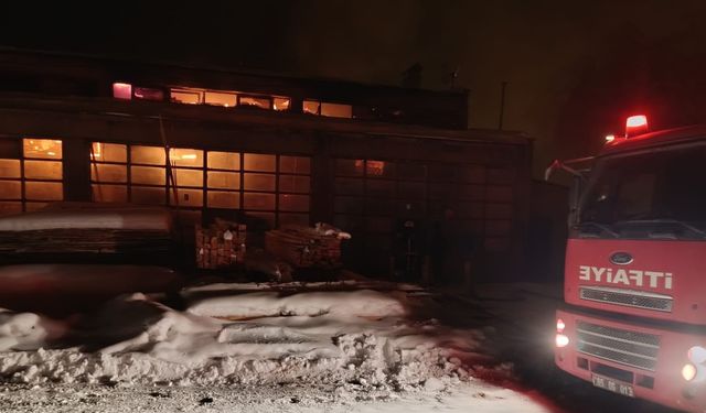 Van Erciş’te iş yeri yangını