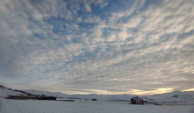 Van semalarında kümülüs bulutları görsel şölen oluşturdu