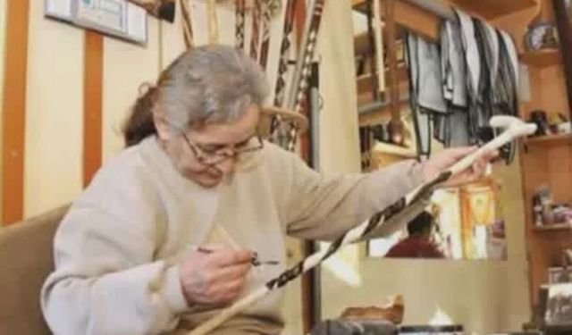 İlçenin ilk kadın baston ustası dualarla son yolculuğuna uğurlandı