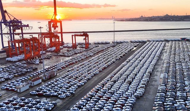 Haydarpaşa Limanı’nda ithal otomobil yoğunluğu