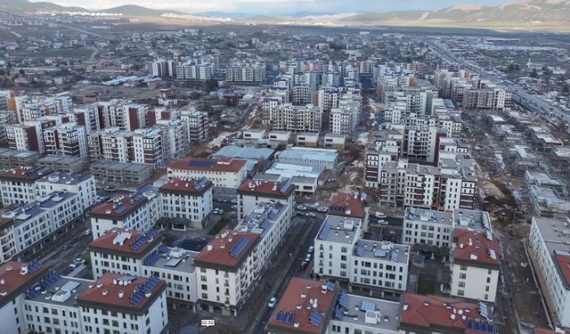 Depremde büyük yıkım yaşayan Nurdağı yeniden ayağa kalkıyor