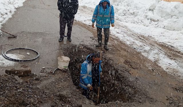 Çatak’taki su arızasına müdahale edildi