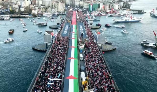 Soğuk havaya rağmen büyük Gazze Yürüyüşü’ne yoğun katılım
