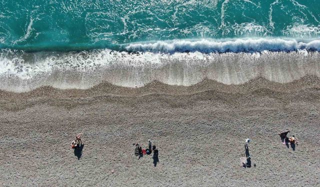 Bir gün arayla iki mevsim: Dün sağanak ve fırtına, bugün deniz keyfi
