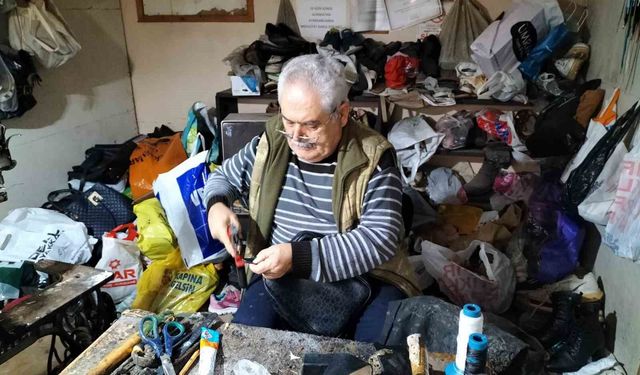 Emekli oldu ama mesleğini bırakmadı