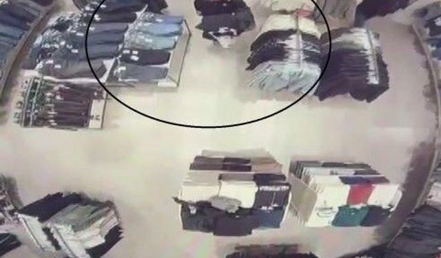 Alışveriş Yaparcasına Hırsızlık Yapan Şahıs, Kabinde Suçüstü Yakalandı