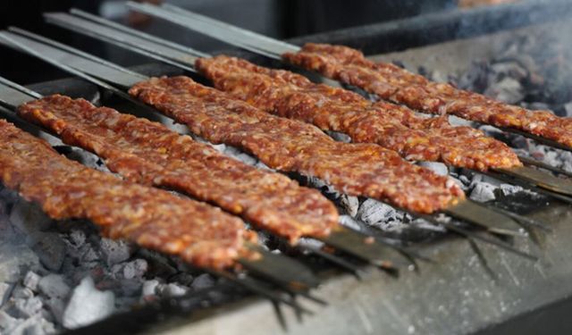 Adanalı kebapçılar Ramazan’a hazır: İftar sofralarında lezzet şöleni