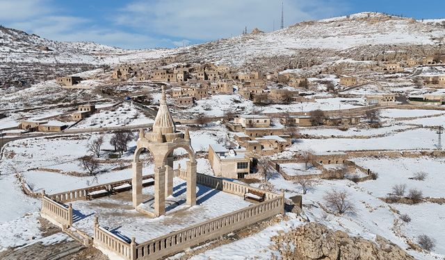 Gabar Dağı eteklerindeki Mağara köyü yeniden hayat buluyor