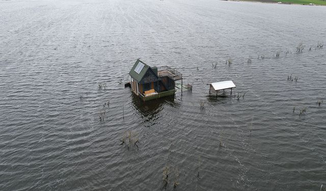 Ulubat Gölü taştı, felaket havadan görüntülendi