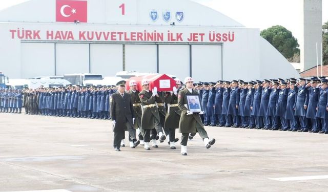 F-16 Uçağının Düşmesi Sonucu Şehit Olan Pilot, İzmir’e Uğurlandı