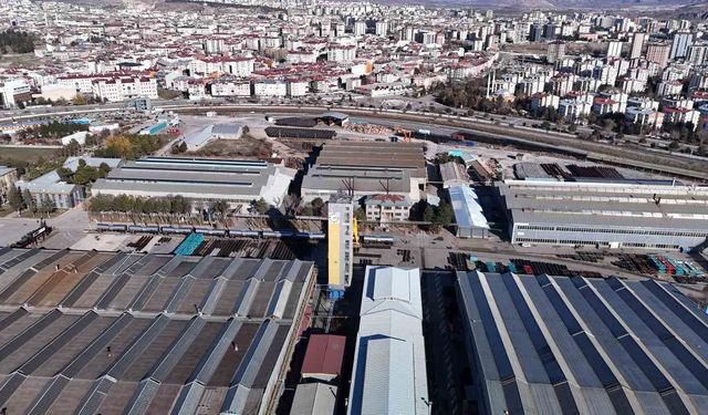 Tarihi Kule Zamana Direniyor