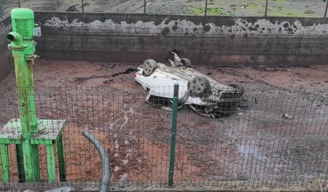 Gökçeada’da yoldan çıkan araç fabrikaya uçtu: 4 kişi yaralandı