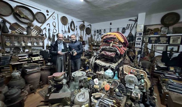 Bisküvi kutusuyla başladı, 15 bine yakın parçadan oluşan etnografya koleksiyonuna dönüştü