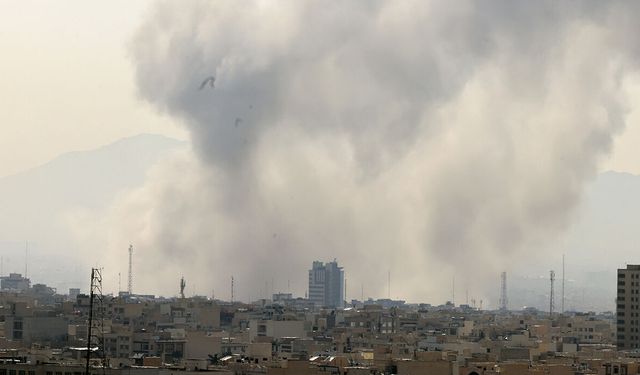 İsrail: "Tahran'da Rus Yapımı Yak-130 Uçağı Düşürüldü"