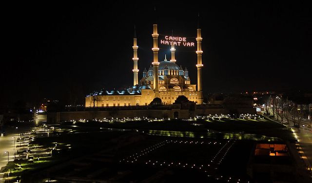 Selimiye Camii’nde mahya mesajı yenilendi