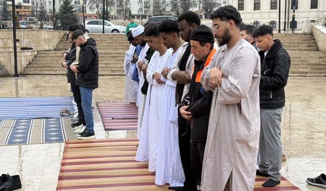 4 asırlık camide bayram namazı kıldılar