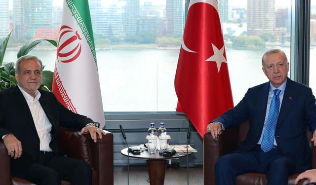 Türkiye-İran hattında kritik görüşme: Recep Tayyip Erdoğan ile Masoud Pezeshkian telefonda konuştu