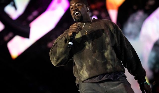 150 milyonluk sahnede 100 bin kişiye konser verecek
