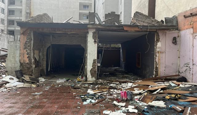 Van’da Yıkım Alanı Tehlike Saçıyor