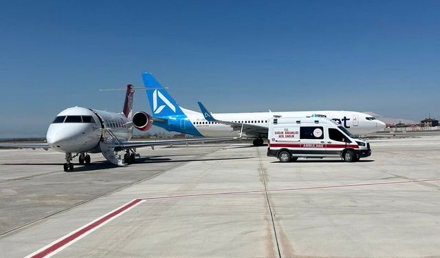 Vanlı İki Çocuk, Ambulans Uçakla Ankara'ya Nakledildi