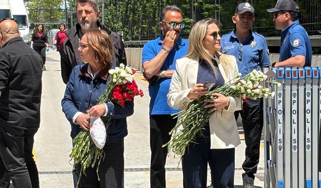 CHP Genel Başkanı Kılıçdaroğlu‘na Çiçekli Karşılama