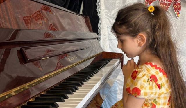 Dünyası Karanlık, Yeteneği Rengarenk! 6 Yaşındaki Görme Engelli Nil’in Mucizevi Başarısı