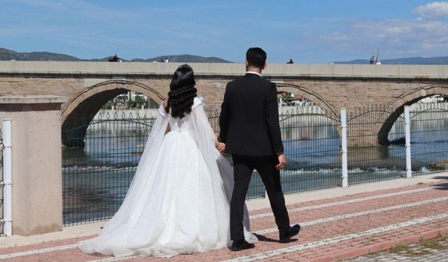 Yargıtay'dan Emsal Karar: Aşırı Cimrilik Boşanma Sebebi Sayıldı
