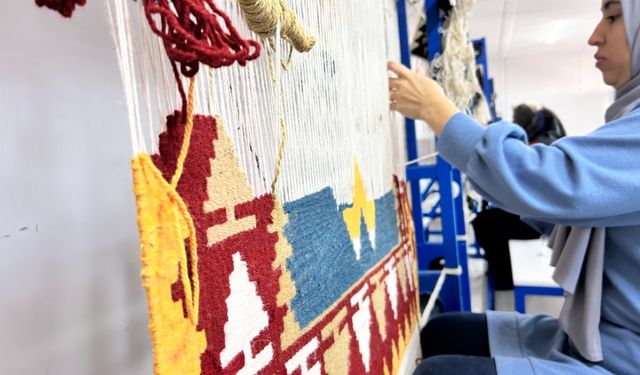 Depremzede kadınların işlediği Türk motifli halı ve kilimleri Japonya’ya satılıyor
