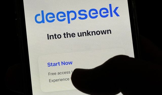 Yapay zeka dünyasında Çin’in DeepSeek uygulaması ChatGPT’ye rakip oldu