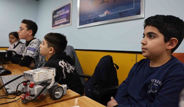 Minik mühendis adayları, TEKNOFEST’te buluştu