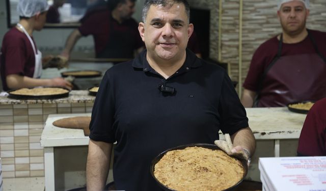 Odun ateşinde pişirilen iftar ve sahur sofralarının vazgeçilmezi: ‘Tahinli pide’