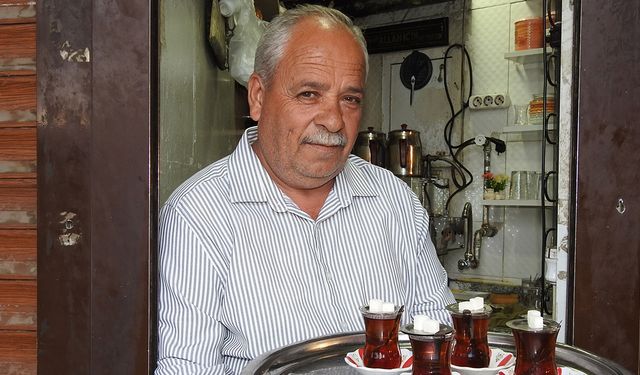 Çay ocağı 35 yıldır bir metrekarelik dükkanda kaynıyor