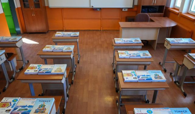 Ücretsiz Ders Kitapları, Sıralardaki Yerini Almaya Başladı