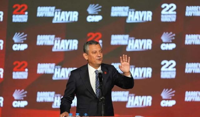 Özgür Özel yeniden CHP Genel Başkanı seçildi