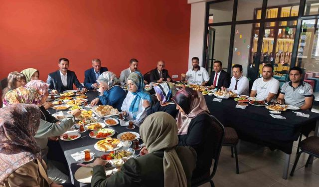 Muradiye Halk Eğitim’den Eğitmenlere Teşekkür Kahvaltısı