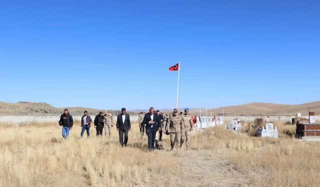 Tuğgeneral Avkıran’dan şehit kabirlerine ziyaret