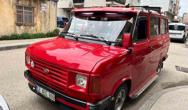 1979 Model Minibüs, Çiçek Abbas Filminin Aracına Benzetildi