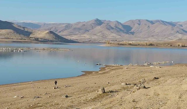 Erciş'teki barajları kuraklık vurdu