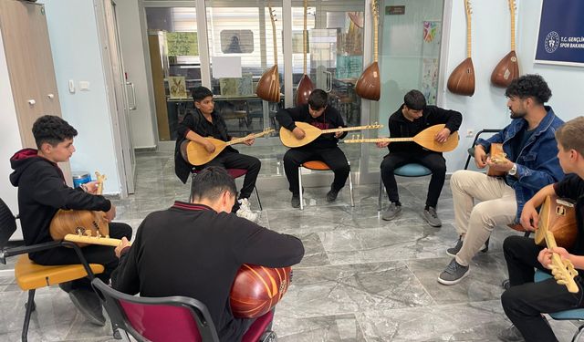 Anadolu’nun Ezgileri Gürpınar’da Yankılanıyor