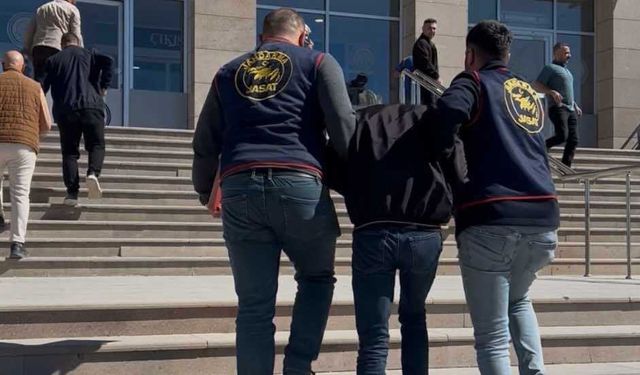 Van’da 25 yıl 9 ay hapis cezasıyla aranan uyuşturucu taciri yakalandı