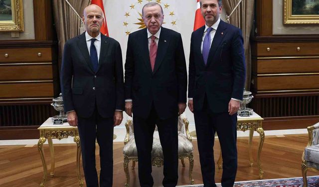 Cumhurbaşkanı Erdoğan, İtalya Milli Hidrokarbon Ajansı Başkanı Descalzi’yi kabul etti