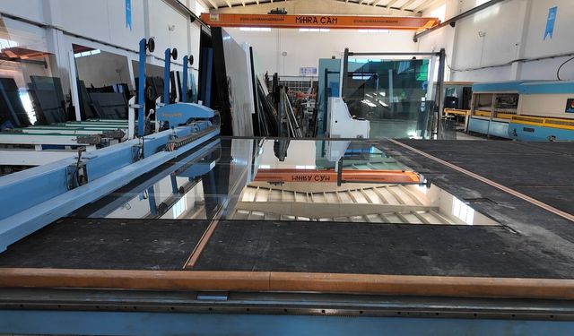 Erciş’teki cam atölyesi bölgenin ihtiyacına cevap veriyor