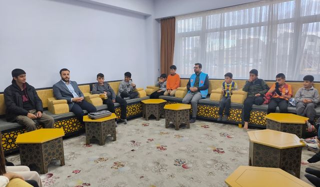 Gürpınar’da Manevi Değerler Işığında Gençlik Buluşması