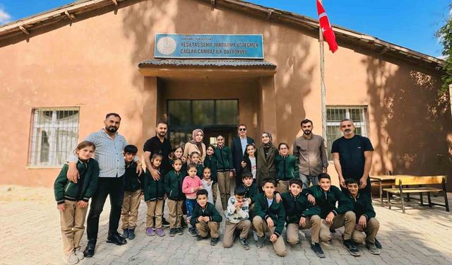 Öğretmenlerden örnek davranış